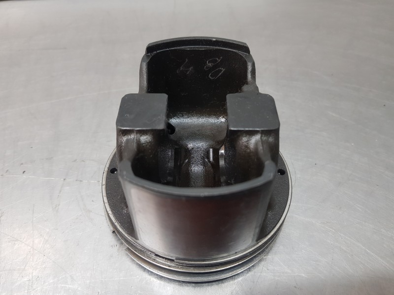 Recambio de piston para mercedes clase a (w177) 200 d referencia OEM IAM A6540306400  