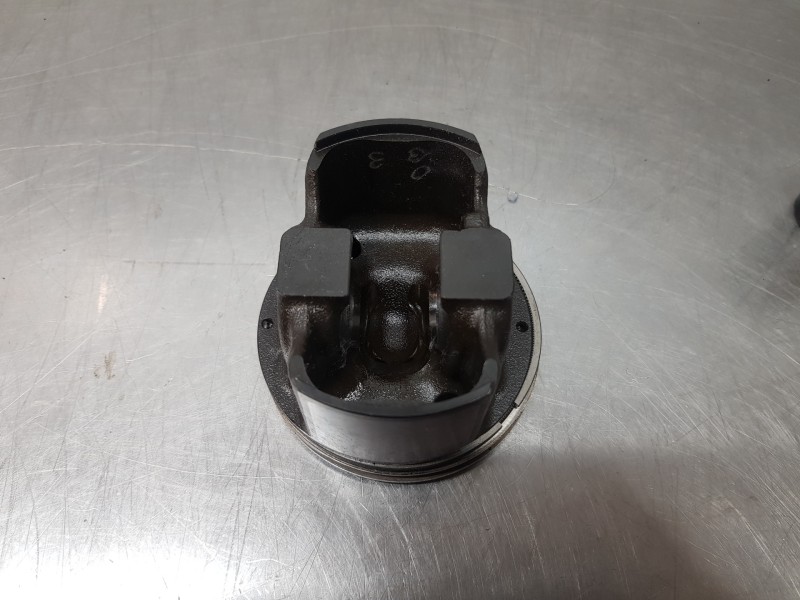 Recambio de piston para mercedes clase a (w177) 200 d referencia OEM IAM A6540306400  