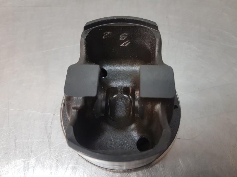 Recambio de piston para mercedes clase a (w177) 200 d referencia OEM IAM A6540306400  