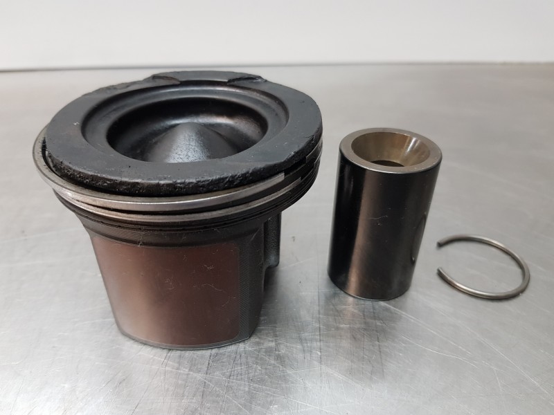 Recambio de piston para mercedes clase a (w177) 200 d referencia OEM IAM A6540306400  