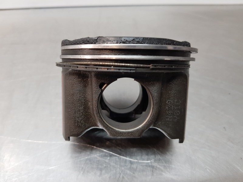 Recambio de piston para mercedes clase a (w177) 200 d referencia OEM IAM A6540306400  