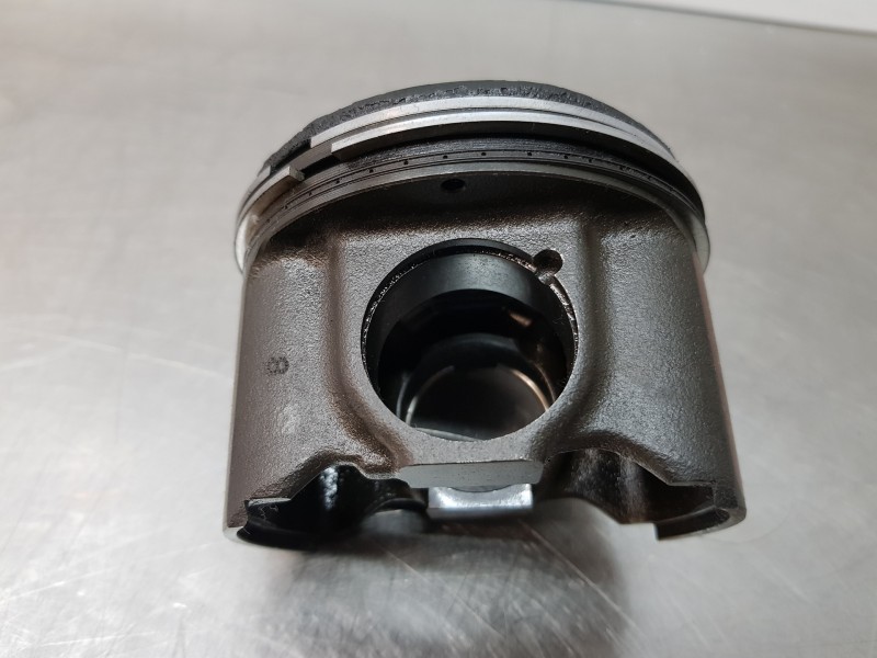 Recambio de piston para mercedes clase a (w177) 200 d referencia OEM IAM A6540306400  