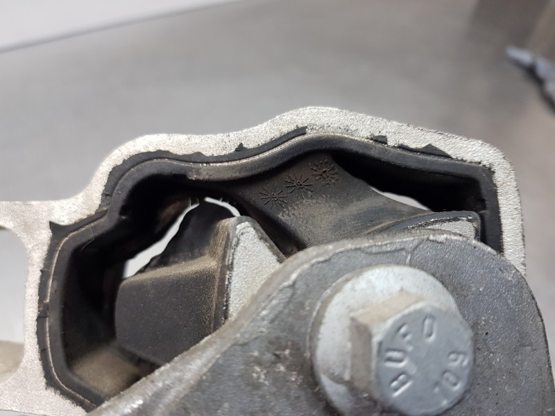 Recambio de soporte motor derecho para land rover evoque 4x4 referencia OEM IAM LR024729 BJ326F012AB 