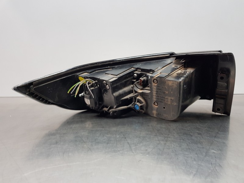 Recambio de piloto trasero derecho para land rover evoque 4x4 referencia OEM IAM LR116195 GJ3213404AC 