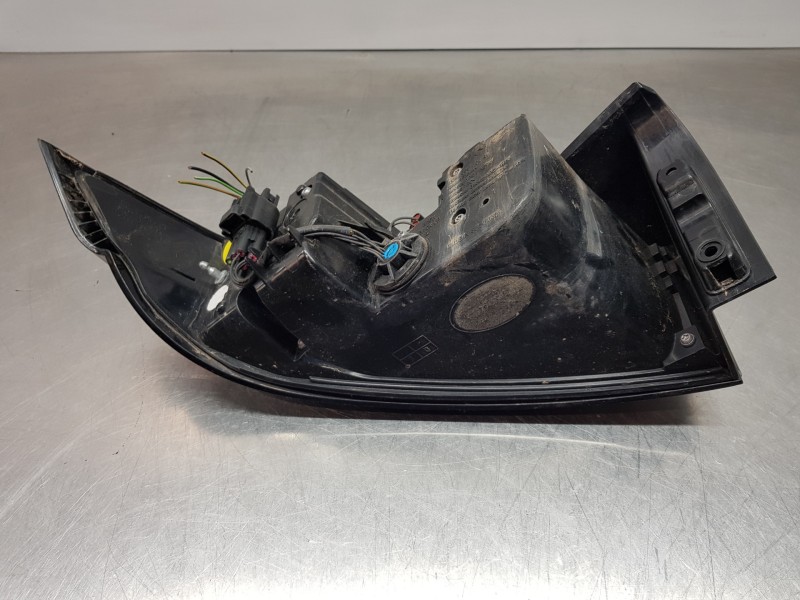 Recambio de piloto trasero derecho para land rover evoque 4x4 referencia OEM IAM LR116195 GJ3213404AC 