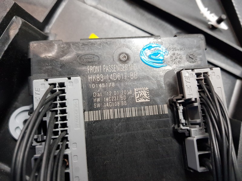 Recambio de molduras delanteras para land rover evoque 4x4 referencia OEM IAM LR048303 HK8314D617BB BJ3221122AE