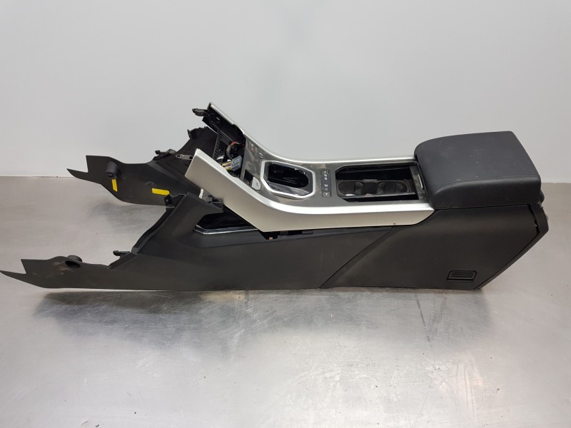 Recambio de apoyabrazos central para land rover evoque 4x4 referencia OEM IAM LR102212 EJ32045C74BF8PVJ LR071508