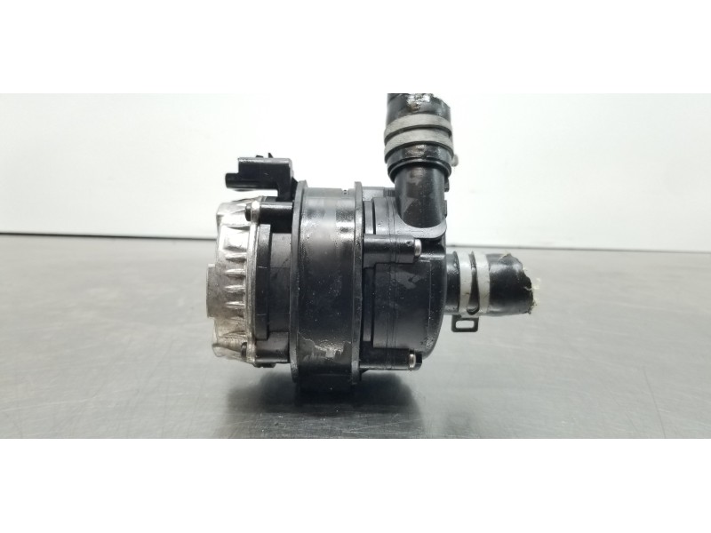 Recambio de bomba agua para dacia lodgy comfort referencia OEM IAM 210103582R  