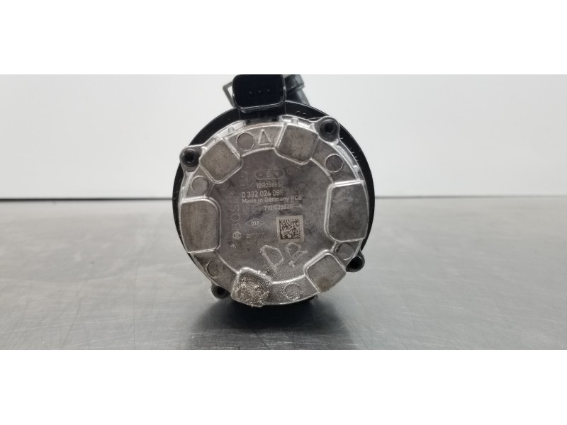 Recambio de bomba agua para dacia lodgy comfort referencia OEM IAM 210103582R  