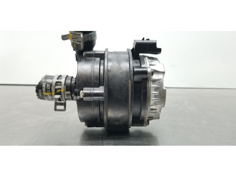 Recambio de bomba agua para dacia lodgy comfort referencia OEM IAM 210103582R  