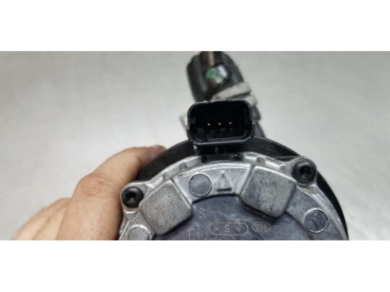 Recambio de bomba agua para dacia lodgy comfort referencia OEM IAM 210103582R  