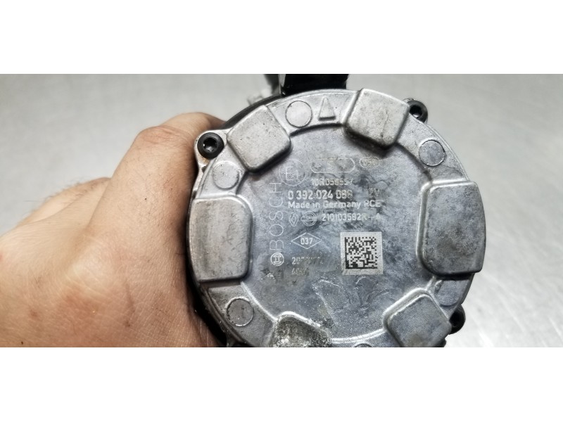 Recambio de bomba agua para dacia lodgy comfort referencia OEM IAM 210103582R  