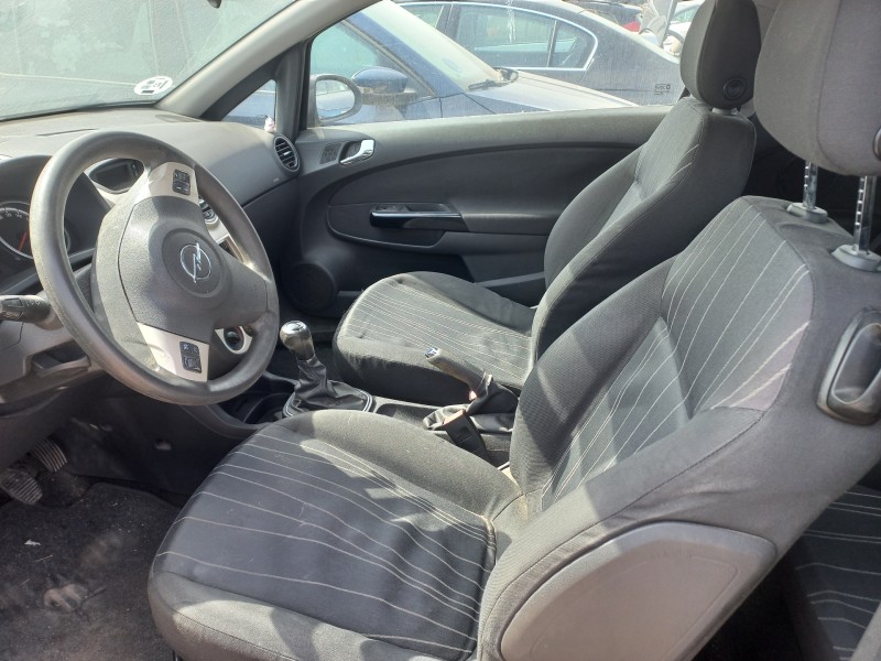 opel corsa d del año 2008