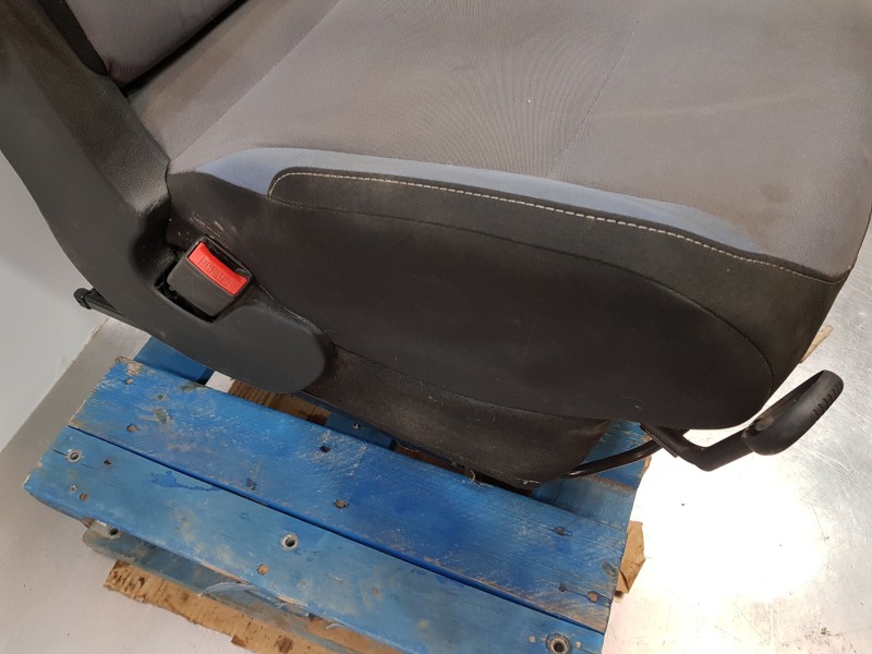 Recambio de asiento delantero izquierdo para peugeot partner kombi active referencia OEM IAM 8846Y3 8846AA 