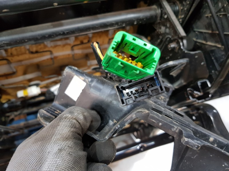 Recambio de asiento delantero izquierdo para peugeot partner kombi active referencia OEM IAM 8846Y3 8846AA 