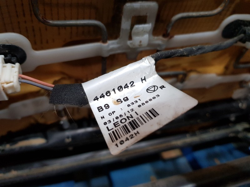 Recambio de asiento delantero izquierdo para peugeot partner kombi active referencia OEM IAM 8846Y3 8846AA 