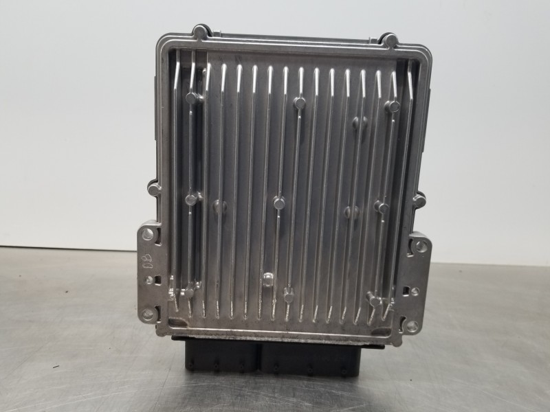 Recambio de centralita motor uce para land rover range rover sport ls referencia OEM IAM 9X2Q12A650P 0281014671 