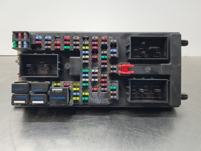 Recambio de caja reles / fusibles para land rover range rover sport ls referencia OEM IAM LR023567 AH2214F041BG 