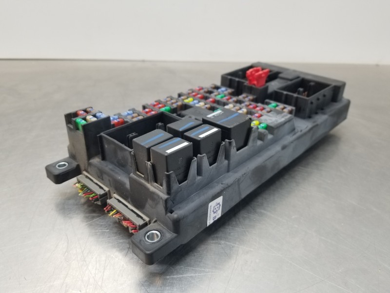 Recambio de caja reles / fusibles para land rover range rover sport ls referencia OEM IAM LR023567 AH2214F041BG 