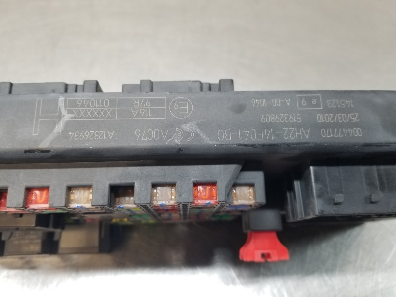 Recambio de caja reles / fusibles para land rover range rover sport ls referencia OEM IAM LR023567 AH2214F041BG 