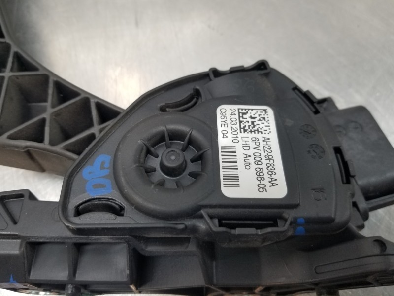 Recambio de potenciometro pedal para land rover range rover sport ls referencia OEM IAM LR013580 AH229F836AA 