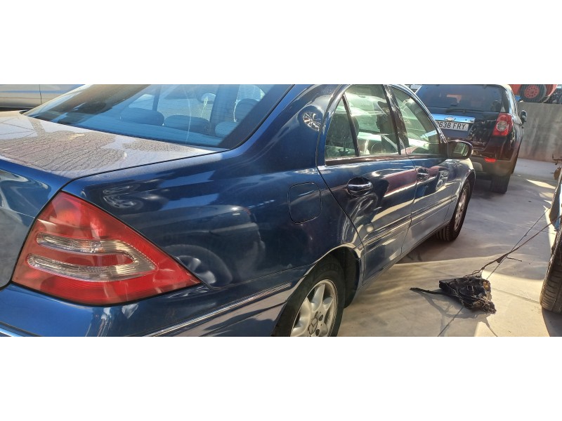 mercedes clase c (w203) berlina del año 2002