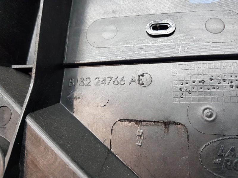 Recambio de molduras traseras para land rover evoque 4x4 referencia OEM IAM LR048294 BJ3224766AE HK8314D619BB