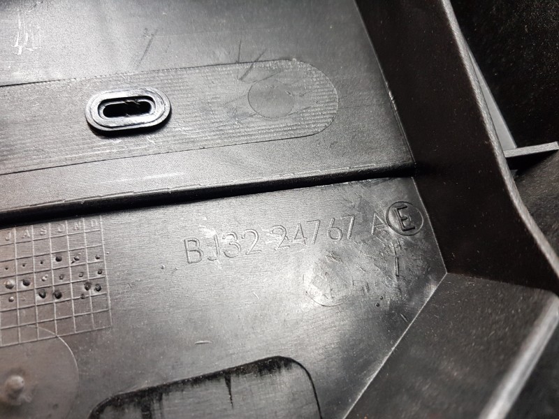 Recambio de molduras traseras para land rover evoque 4x4 referencia OEM IAM LR048295 BJ3224767AE HK8314D620BB