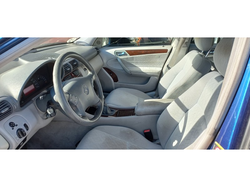 mercedes clase c (w203) berlina del año 2002