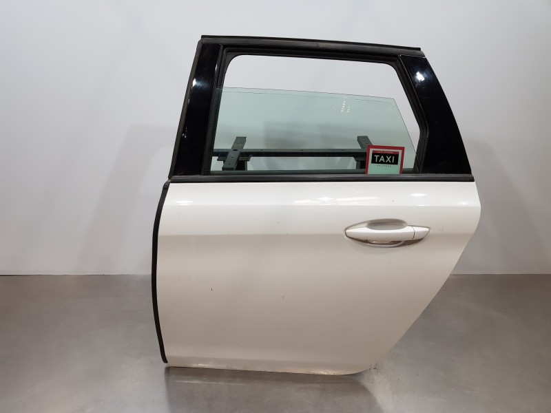 Recambio de puerta trasera izquierda para peugeot 308 sw allure referencia OEM IAM 9805267180  