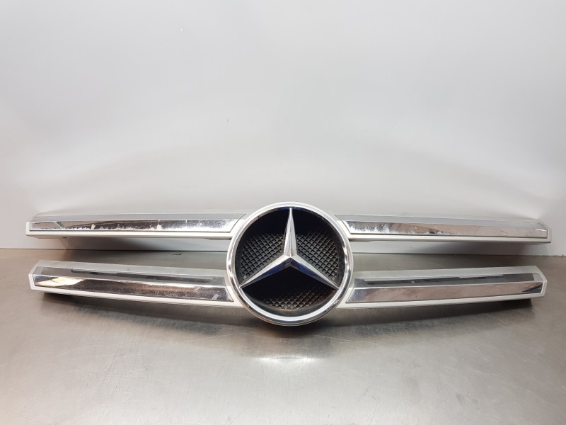 Recambio de rejilla delantera para mercedes clase gl (x166) 450 grand edition referencia OEM IAM A2518880086 A1648880123  Recambio de rejilla delantera para mercedes clase gl (x166) 450 grand edition referencia OEM IAM A2518880086 A1648880123