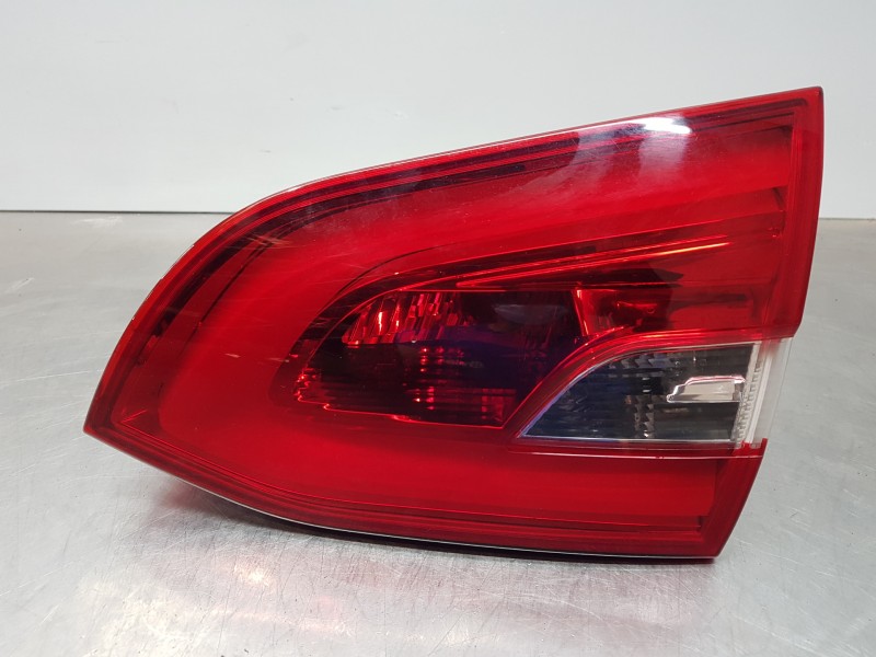 Recambio de piloto trasero derecho interior para peugeot 308 sw allure referencia OEM IAM 9678094880  