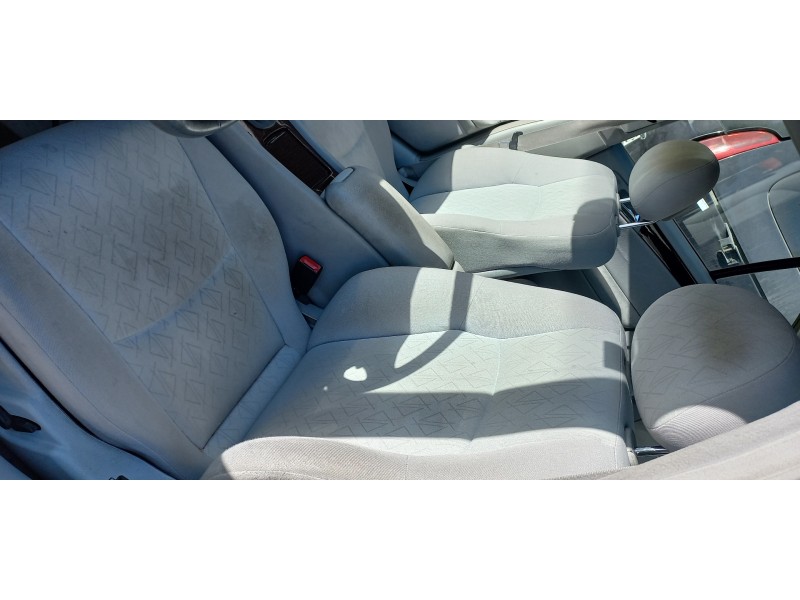 mercedes clase c (w203) berlina del año 2002