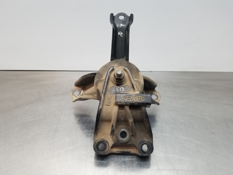 Recambio de soporte motor derecho para kia stonic (ybcuv) eco dynamic referencia OEM IAM 21810H8210  