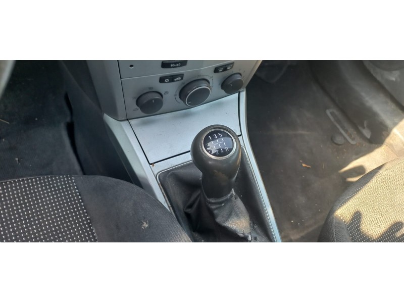 opel astra gtc del año 2006