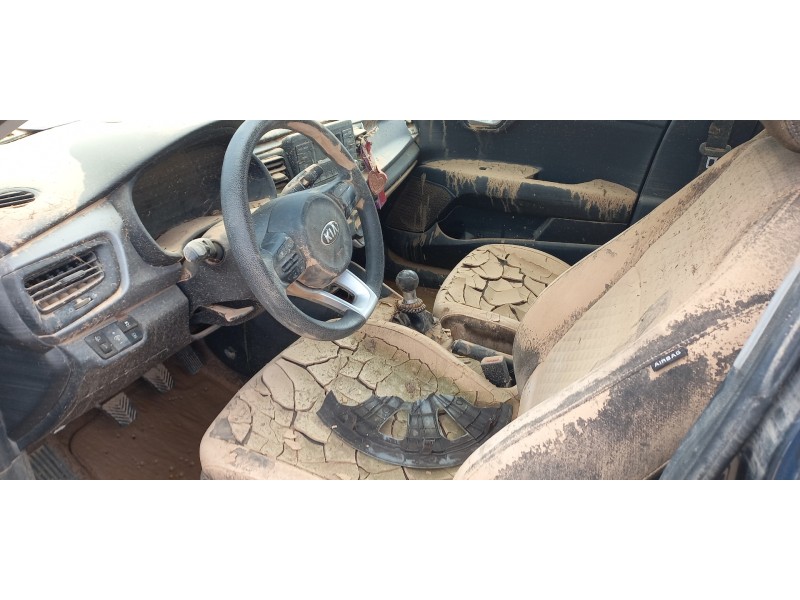 kia rio (yb) del año 2017