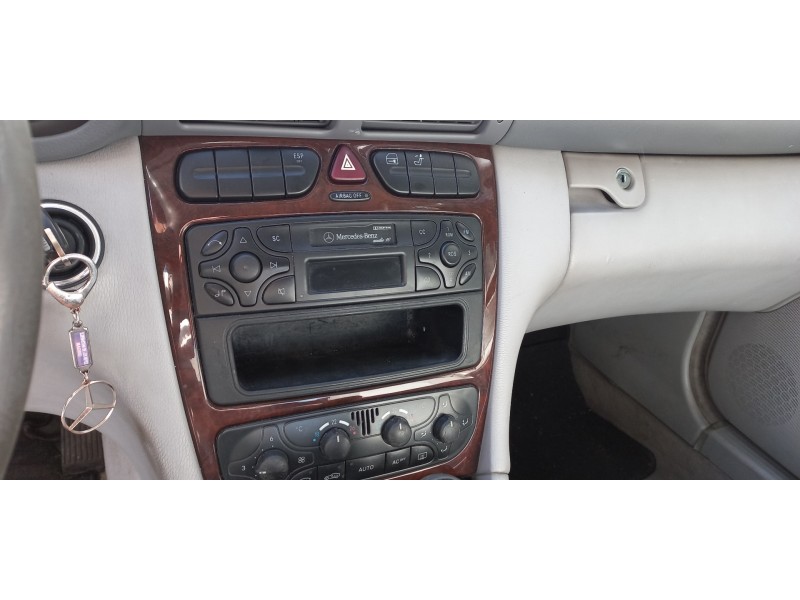 mercedes clase c (w203) berlina del año 2002