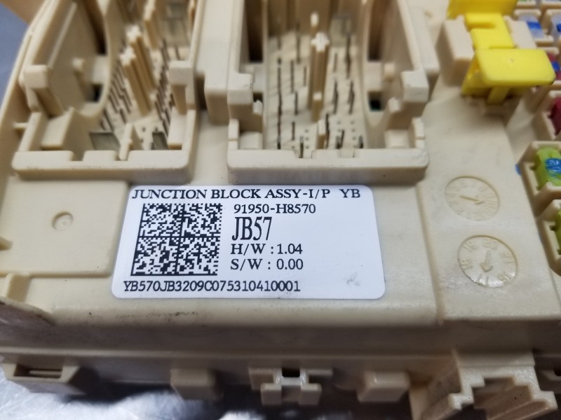 Recambio de caja reles / fusibles para kia stonic (ybcuv) eco dynamic referencia OEM IAM 91950H8570  