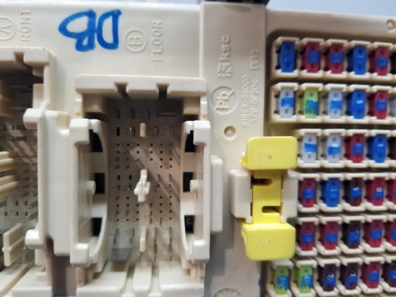 Recambio de caja reles / fusibles para kia stonic (ybcuv) eco dynamic referencia OEM IAM 91950H8570  