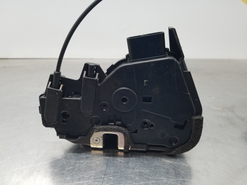 Recambio de cerradura puerta delantera derecha para kia stonic (ybcuv) eco dynamic referencia OEM IAM 81320H8050  