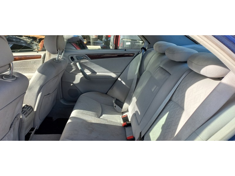 mercedes clase c (w203) berlina del año 2002