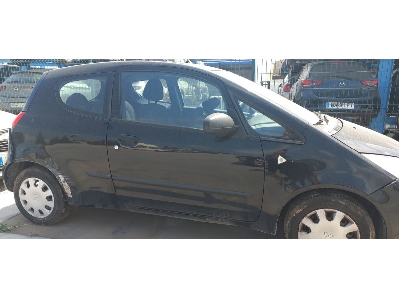 mitsubishi colt berlina 3 (cz) del año 2007
