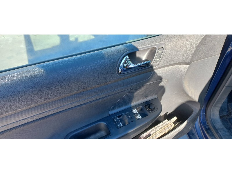 volkswagen golf v berlina (1k1) del año 2006