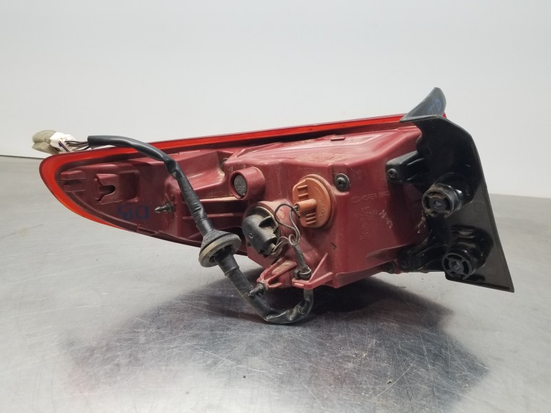 Recambio de piloto trasero derecho para kia stonic (ybcuv) eco dynamic referencia OEM IAM 92402H8500  