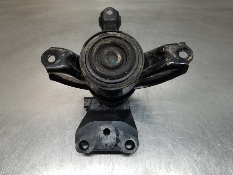 Recambio de soporte motor derecho para kia stonic (ybcuv) eco dynamic referencia OEM IAM 21810H8210  