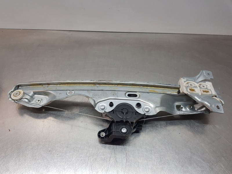 Recambio de elevalunas delantero derecho para nissan qashqai (j12) acenta referencia OEM IAM 807006UA1B   Recambio de elevalunas delantero derecho para nissan qashqai (j12) acenta referencia OEM IAM 807006UA1B
