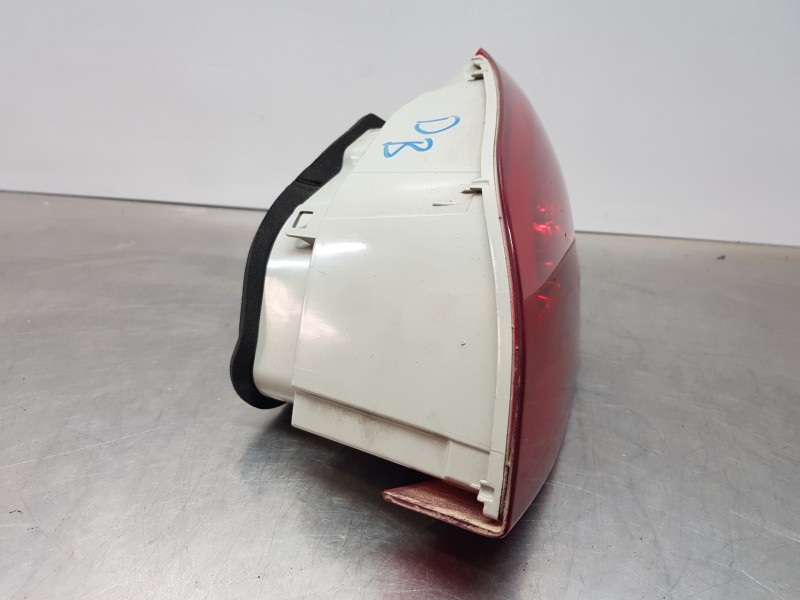 Recambio de piloto trasero derecho interior para peugeot 308 sw allure referencia OEM IAM 9678094880  