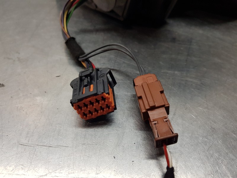 Recambio de retrovisor derecho para peugeot 308 sw allure referencia OEM IAM 1611508580  