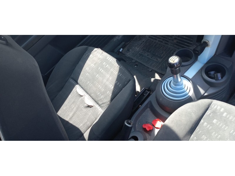 mitsubishi colt berlina 3 (cz) del año 2007