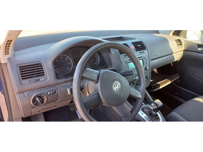 volkswagen golf v berlina (1k1) del año 2006